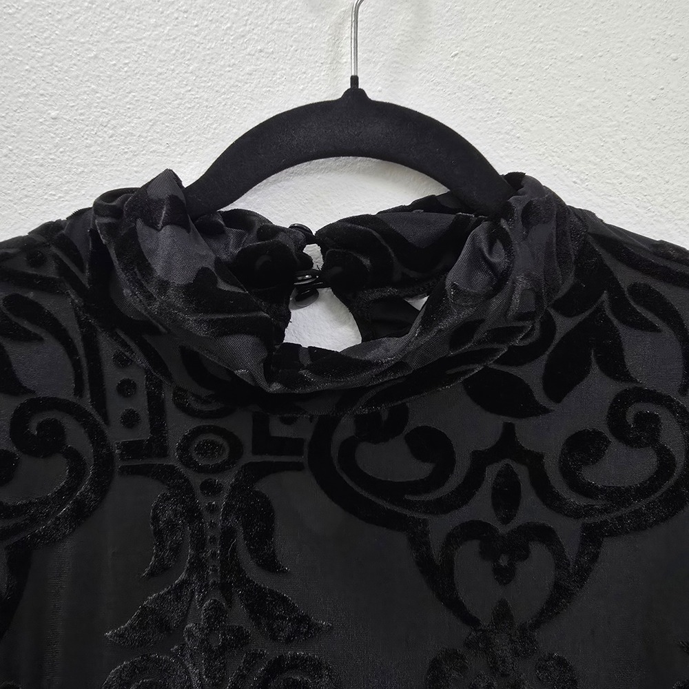 Cato‎ Black Burnout Velvet Damask Mock Neck Blouse Top Womens 14/16W Plus Size - Picture 2 of 8